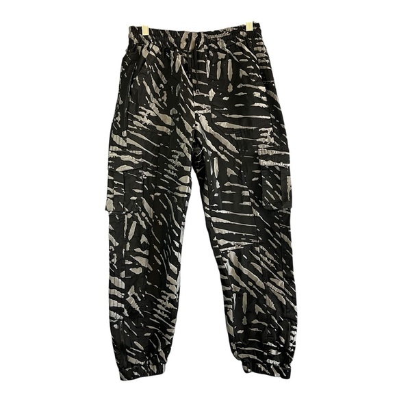 BLANC NOIR Animal Print Camo Cargo Jogger High Rise Black Silver Size Small - Picture 3 of 11
